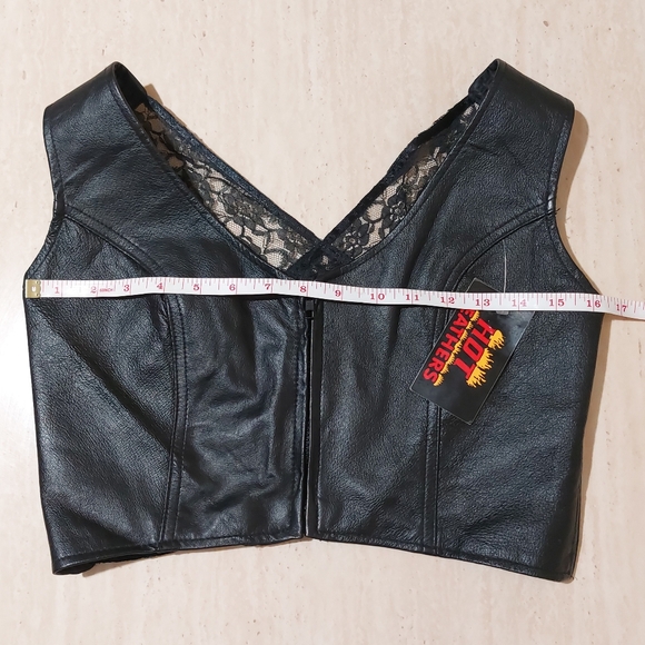 Hot Leathers Black 100% Leather Crop Top Bikers Vest with Criss Cross Lace Back - Picture 9 of 14